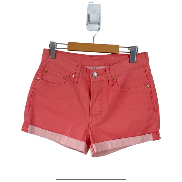 Levi’s 501 Mid-Rise Denim Shorts in Coral Size 28 NWOT - Picture 2 of 8